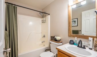 2002 S 60TH St, Springfield, OR 97478