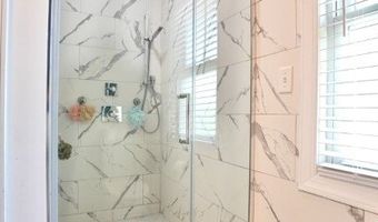 26 Oneil St, Bergenfield, NJ 07621