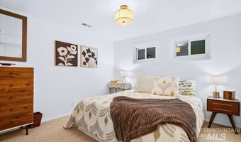 2921 N Arran Ct, Boise, ID 83702