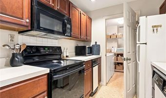 15 Curtis St 101, Cranston, RI 02920
