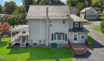 3 Smith St, Andover, NJ 07821