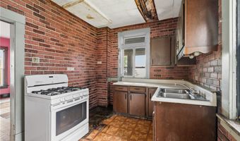 1427 Duss Ave, Ambridge, PA 15003