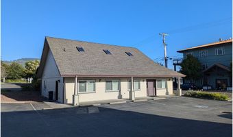 616 HEMLOCK St, Brookings, OR 97415