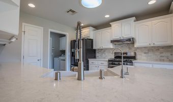 2147 Camino Del Sol, Alamogordo, NM 88310