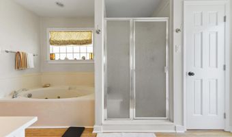 424 Riverview Dr, Bay St. Louis, MS 39520
