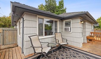 7511 SE Harmony Rd, Milwaukie, OR 97222