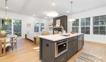 1010 E 19th St, Charlotte, NC 28205