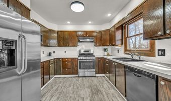 11 Spruce Mountain Trl, Danbury, CT 06810