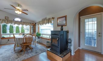 24496 VAUGHN Rd, Veneta, OR 97487