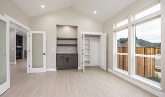 87653 8th St, Veneta, OR 97487