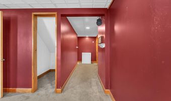 40 Hillview Dr, Bangor, ME 04401