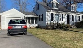 46 Central St, Southborough, MA 01772