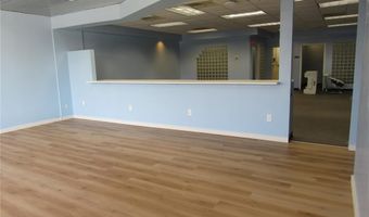 235 E Center Dr B, Alton, IL 62002
