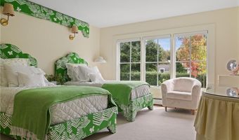 124 Harrison Ave, Newport, RI 02840