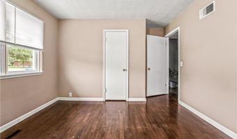 233 W 5th St, Adrian, MO 64720