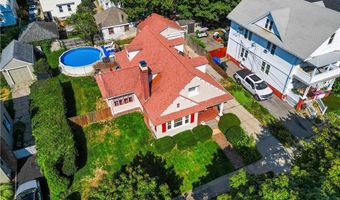 17 Marden St, Cranston, RI 02910
