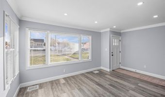 4 Somerset Rd N, Amityville, NY 11701