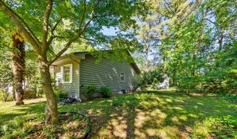519 Country Club Dr W, Arapahoe, NC 28510