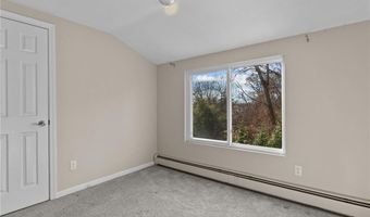 4 Cobble Hill Rd, Lincoln, RI 02865