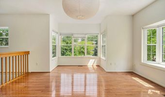 1155 Freesia Ct, Ann Arbor, MI 48105