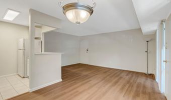 7758 DONNYBROOK Ct 101, Annandale, VA 22003