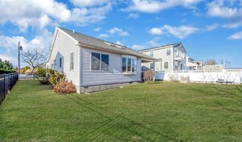 38 Berger Ave, Amityville, NY 11701