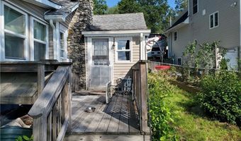 95 Mohawk St, Coventry, RI 02816
