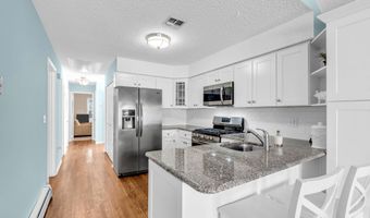 82 Spinnaker Ct, Bayville, NJ 08721