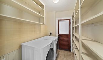 9 Parkwood Ter, Boston, MA 02130