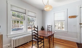 4 Findlay Pl, Newport, RI 02840