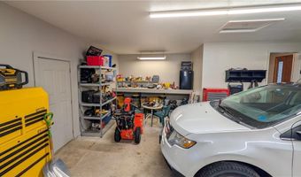 1918 Bayview Dr, Albert Lea, MN 56007