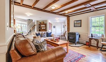 71 Brook Rd, Falmouth, ME 04105