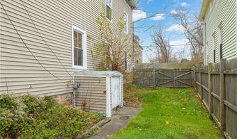 427 Spring St 1, Newport, RI 02840