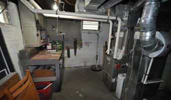 19 Clark Pl, Avenel, NJ 07001