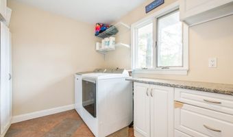 312 Mountainside Dr, Alloway, NJ 07422