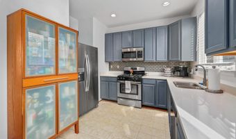 6428 WARREN POINT Ct, Alexandria, VA 22315