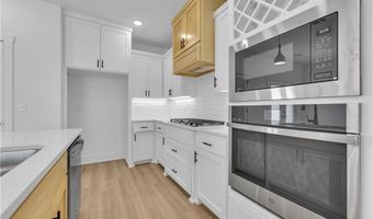 7001 SW Basswood Ave, Bentonville, AR 72713