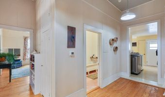 806 E Ave E, Alpine, TX 79830