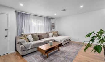 5465 Newcastle Ave 6, Encino, CA 91316