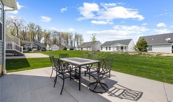 160 Eagle Cir, Amherst, OH 44001