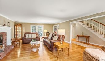 113 Log Rd, North Smithfield, RI 02830