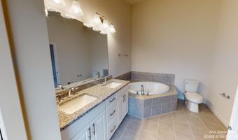 2708 S Spurway Dr, Ann Arbor, MI 48105