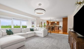 1713 Edgewood Dr, Algonquin, IL 60102