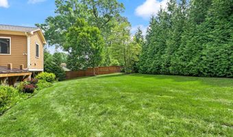 4226 40TH St N, Arlington, VA 22207