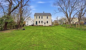 48 Constitution St 2, Bristol, RI 02809