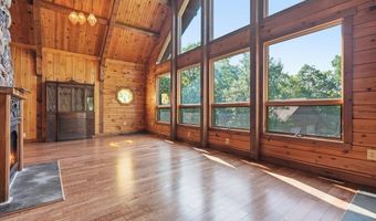 14 E Point Rd, Albrightsville, PA 18210