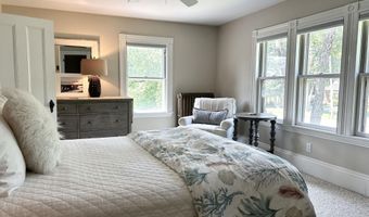 199 Foreside Rd, Falmouth, ME 04105