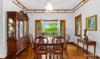 32 Delano Rd, Asheville, NC 28805