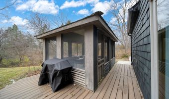 1544 Brookfield Ct, Adrian, MI 49221