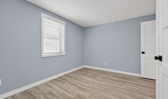 39 Spring Glen Rd, East Lyme, CT 06357